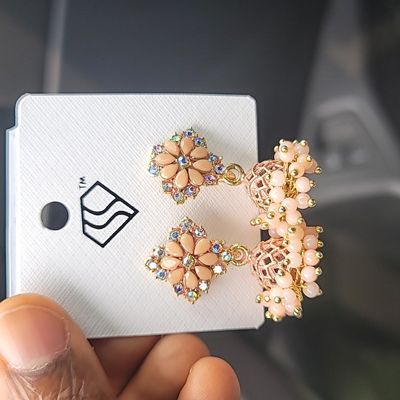 Costume Women's Earrings - Picture 3 of 3